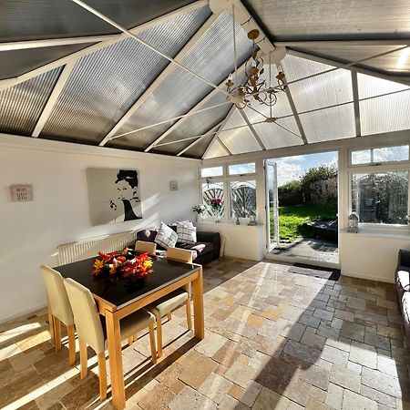 2 Bedroom Holiday Home In The Heart Of West Wales St Clears Exterior photo